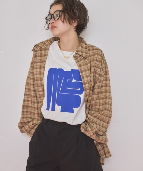 MIRROR STOKE（ミラーストーク）の「≪WEB限定≫【新色追加】MS LOGO TSHIRT/ミラーストークロゴティーシャツ（Tシャツ/カットソー・レディース・ネイビー/オフホワイト/ホワイト×ブラック/ホワイト×シルバー・MEDIUM）」の20枚目の写真