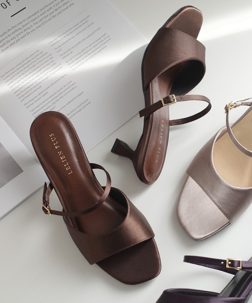 AmiAmi（アミアミ）の「さっと履ける！ストラップミュールサンダル（サンダル・レディース・アイボリー/ブラック/グレイッシュベージュ/ダークネイビー/ダークブラウン・L/LL/M/S）」の3枚目の写真