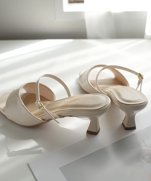 AmiAmi（アミアミ）の「さっと履ける！ストラップミュールサンダル（サンダル・レディース・アイボリー/ブラック/グレイッシュベージュ/ダークネイビー/ダークブラウン・L/LL/M/S）」の12枚目の写真