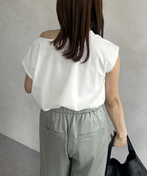 Thevon（ゼボン）の「刺繍ロゴボートネックフレンチT（Tシャツ/カットソー・レディース・チャコールグレー/オフホワイト/ブラウン・FREE）」の10枚目の写真