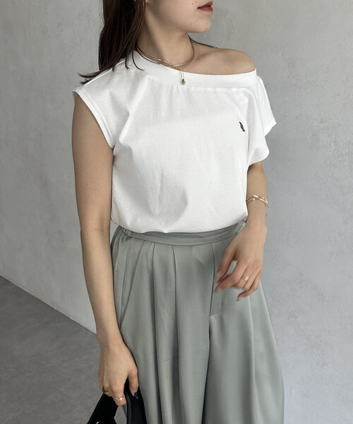 Thevon（ゼボン）の「刺繍ロゴボートネックフレンチT（Tシャツ/カットソー・レディース・チャコールグレー/オフホワイト/ブラウン・FREE）」の11枚目の写真