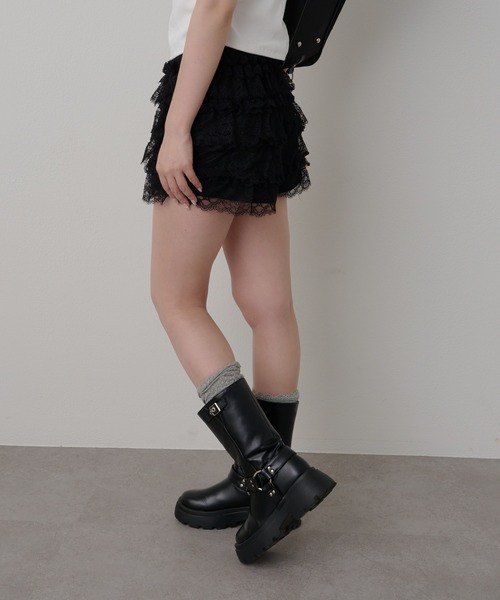 RAY CASSIN（レイカズン）の「ボリュームフリルレースショートパンツ（その他パンツ・レディース・ホワイト/ブラック・FREE）」の11枚目の写真