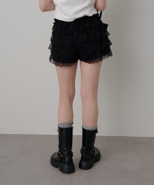 RAY CASSIN（レイカズン）の「ボリュームフリルレースショートパンツ（その他パンツ・レディース・ホワイト/ブラック・FREE）」の12枚目の写真