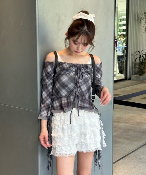 RAY CASSIN（レイカズン）の「ボリュームフリルレースショートパンツ（その他パンツ・レディース・ホワイト/ブラック・FREE）」の8枚目の写真