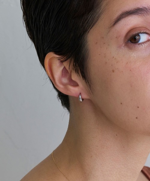 JUPITER（ジュピター）の「【SV】ドロップフープピアス/金属アレルギー対応/ニッケルフリー<動画あり>（ピアス（両耳用）・レディース・ゴールド/シルバー・FREE）」の3枚目の写真