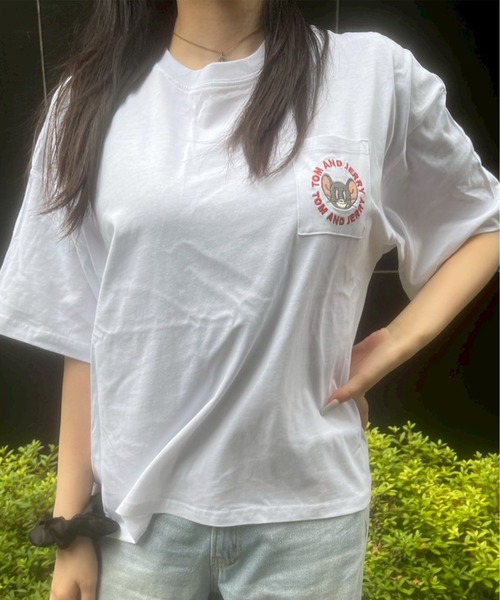 Tom&Jerry(トムアンドジェリー)の「【TOM & JERRY/トムとジェリー】天竺 プリント WIDEシルエット 半袖Tシャツ(Tシャツ/カットソー・レディース・ブラック/サックスブルー/オレンジ/オフホワイト/ホワイト系1/ブルー系/グリーン/モカ・M/L)」の2枚目の写真