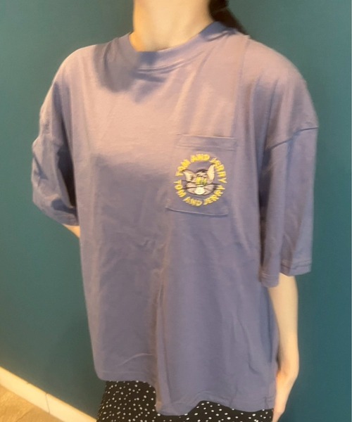 Tom&Jerry(トムアンドジェリー)の「【TOM & JERRY/トムとジェリー】天竺 プリント WIDEシルエット 半袖Tシャツ(Tシャツ/カットソー・レディース・ブラック/サックスブルー/オレンジ/オフホワイト/ホワイト系1/ブルー系/グリーン/モカ・M/L)」の7枚目の写真