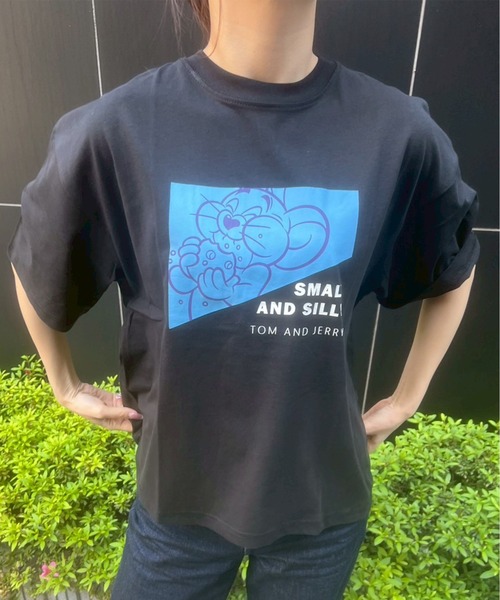 Tom&Jerry(トムアンドジェリー)の「【TOM & JERRY/トムとジェリー】天竺 プリント WIDEシルエット 半袖Tシャツ(Tシャツ/カットソー・レディース・ブラック/サックスブルー/オレンジ/オフホワイト/ホワイト系1/ブルー系/グリーン/モカ・M/L)」の3枚目の写真