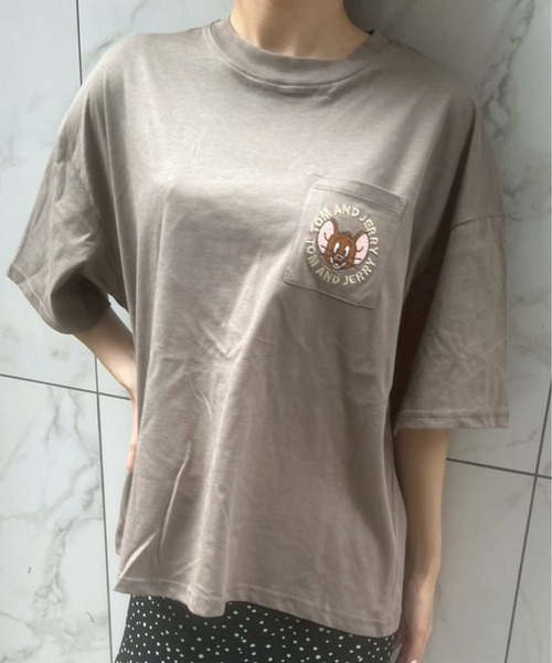Tom&Jerry(トムアンドジェリー)の「【TOM & JERRY/トムとジェリー】天竺 プリント WIDEシルエット 半袖Tシャツ(Tシャツ/カットソー・レディース・ブラック/サックスブルー/オレンジ/オフホワイト/ホワイト系1/ブルー系/グリーン/モカ・M/L)」の4枚目の写真
