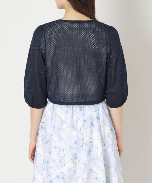TO BE CHIC(トゥー ビー シック)の「アイレット透かし編み ニットボレロ(カーディガン/ボレロ・レディース・ダークネイビー/レッド系その他/オフホワイト・40/42)」の9枚目の写真