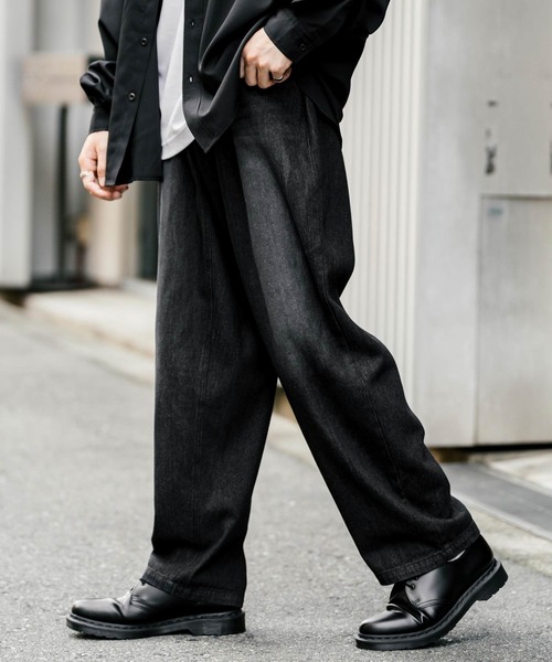 Rocky Monroe(ロッキーモンロー)の「ルーズシルエットワイドデニムパンツ(デニムパンツ・メンズ・ライトブラック/ケミカルウォッシュ/ダークブラック/ワンウォッシュ/ブルー/オフホワイト/ブラック・L/XL/M)」の4枚目の写真