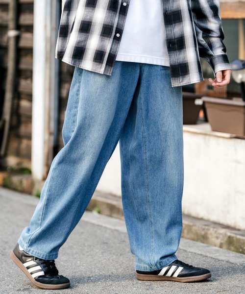 Rocky Monroe(ロッキーモンロー)の「ルーズシルエットワイドデニムパンツ(デニムパンツ・メンズ・ライトブラック/ケミカルウォッシュ/ダークブラック/ワンウォッシュ/ブルー/オフホワイト/ブラック・L/XL/M)」の11枚目の写真
