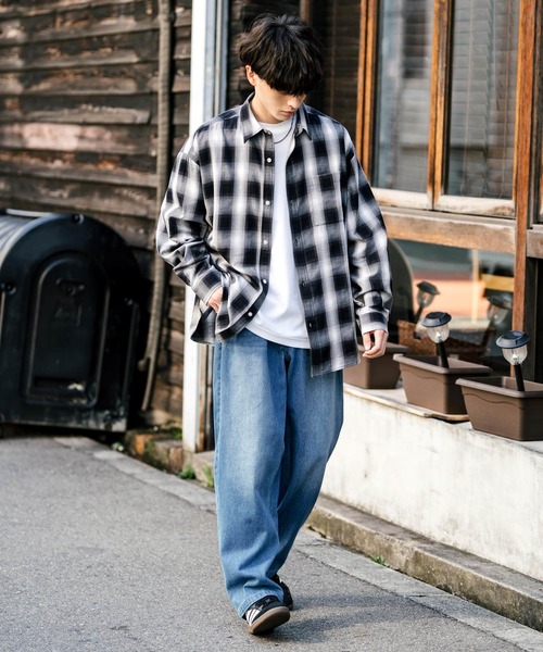 Rocky Monroe(ロッキーモンロー)の「ルーズシルエットワイドデニムパンツ(デニムパンツ・メンズ・ライトブラック/ケミカルウォッシュ/ダークブラック/ワンウォッシュ/ブルー/オフホワイト/ブラック・L/XL/M)」の13枚目の写真
