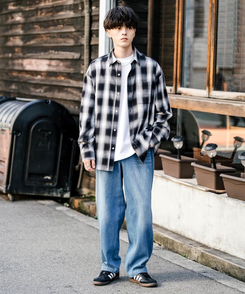 Rocky Monroe(ロッキーモンロー)の「ルーズシルエットワイドデニムパンツ(デニムパンツ・メンズ・ライトブラック/ケミカルウォッシュ/ダークブラック/ワンウォッシュ/ブルー/オフホワイト/ブラック・L/XL/M)」の14枚目の写真