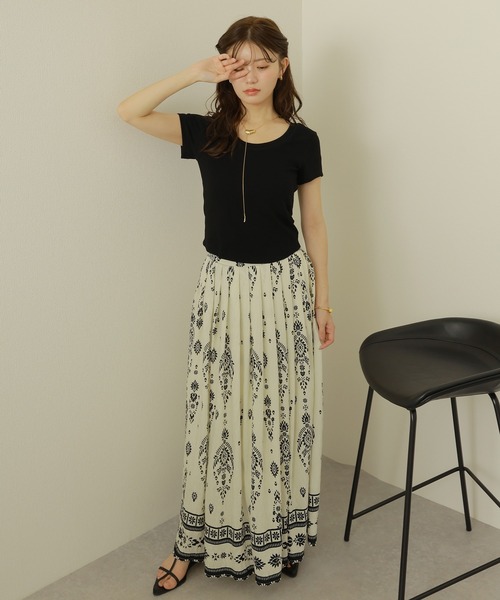 LAULEN（ローレン）の「back open round neck rib tee /バックオープン ラウンドネック 半袖 リブTシャツ（Tシャツ/カットソー・レディース・ブラック/ブラウン/チャコールグレー・FREE）」の9枚目の写真