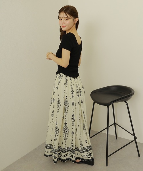 LAULEN（ローレン）の「back open round neck rib tee /バックオープン ラウンドネック 半袖 リブTシャツ（Tシャツ/カットソー・レディース・ブラック/ブラウン/チャコールグレー・FREE）」の10枚目の写真