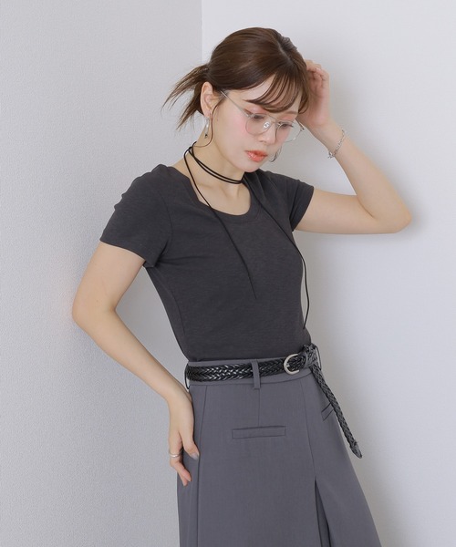 LAULEN（ローレン）の「back open round neck rib tee /バックオープン ラウンドネック 半袖 リブTシャツ（Tシャツ/カットソー・レディース・ブラック/ブラウン/チャコールグレー・FREE）」の12枚目の写真