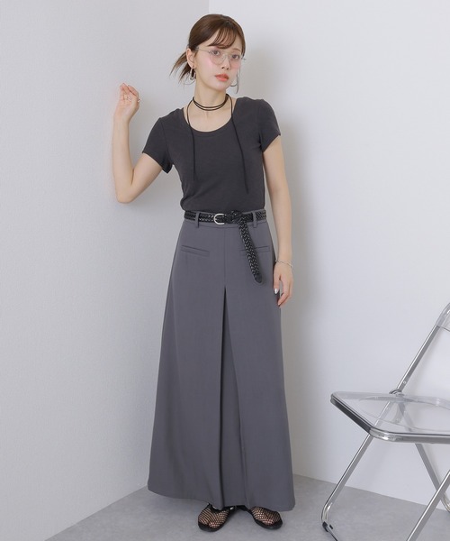 LAULEN（ローレン）の「back open round neck rib tee /バックオープン ラウンドネック 半袖 リブTシャツ（Tシャツ/カットソー・レディース・ブラック/ブラウン/チャコールグレー・FREE）」の4枚目の写真