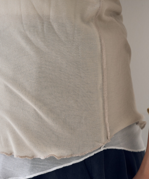 Rouge vif Anna(ルージュヴィフアンナ)の「【2枚セット】レイヤードカットタンクトップ/裾メローデザイン(タンクトップ・レディース・チャコールグレー/ベージュ・フリー)」の14枚目の写真