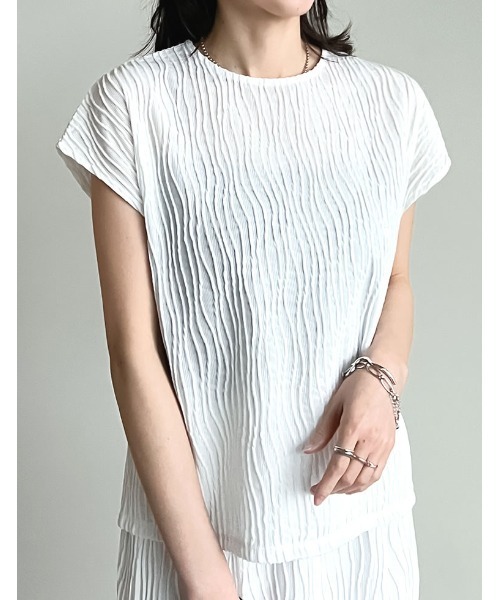 Re:EDIT（リエディ）の「[セットアップ対応]フレンチスリーブウェーブカットジャガードトップス（Tシャツ/カットソー・レディース・ホワイト/ブラック・MEDIUM/LARGE）」の8枚目の写真