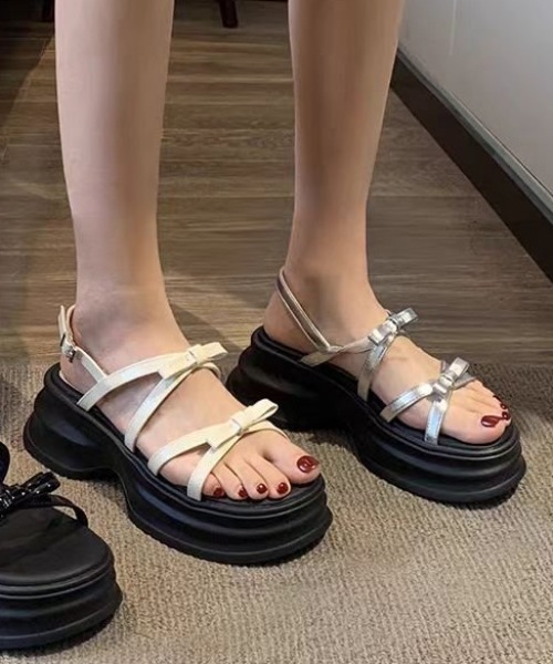 mebole（メボレ）の「厚底リボンサンダル（サンダル・レディース・シルバー/アイボリー/ブラック・SMALL/MEDIUM/LARGE）」の19枚目の写真