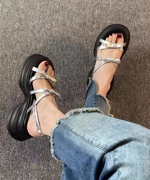 mebole（メボレ）の「厚底リボンサンダル（サンダル・レディース・シルバー/アイボリー/ブラック・SMALL/MEDIUM/LARGE）」の20枚目の写真