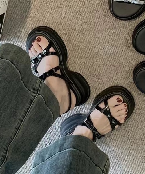 mebole（メボレ）の「厚底リボンサンダル（サンダル・レディース・シルバー/アイボリー/ブラック・SMALL/MEDIUM/LARGE）」の12枚目の写真