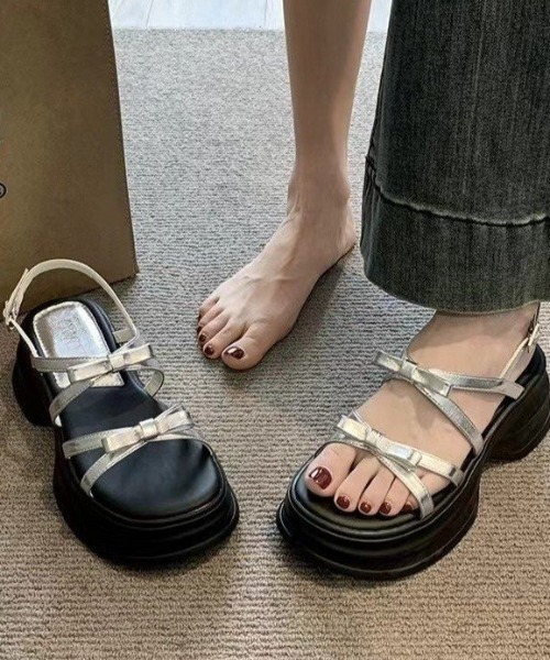 mebole（メボレ）の「厚底リボンサンダル（サンダル・レディース・シルバー/アイボリー/ブラック・SMALL/MEDIUM/LARGE）」の18枚目の写真