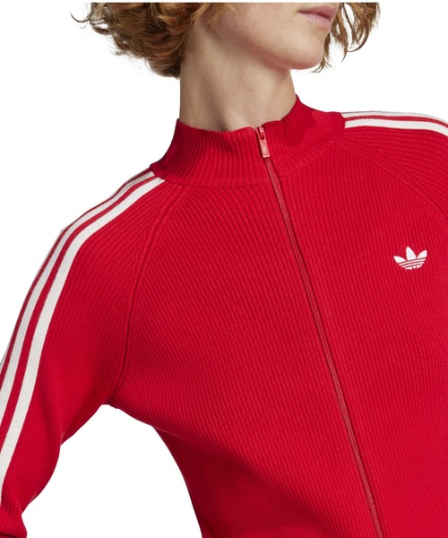 adidas(アディダス)の「adidas ADICOLOR 3 STRIPES SLIM KNIT TRACK TOP / アディダス アディカラー 3 ストライプス スリム ニット トラック トップ(ニット/セーター・レディース・レッド・S/L/M)」の4枚目の写真