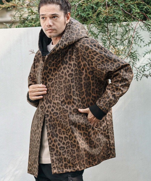 CAMBIO（カンビオ）の「mj10838- Leopard Synthetic Leather Poncho Like Jacket ポンチョ風ジャケット（その他アウター・メンズ・ブラウン/チャコール・S/M/L）」の2枚目の写真