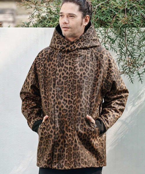 CAMBIO（カンビオ）の「mj10838- Leopard Synthetic Leather Poncho Like Jacket ポンチョ風ジャケット（その他アウター・メンズ・ブラウン/チャコール・S/M/L）」の9枚目の写真