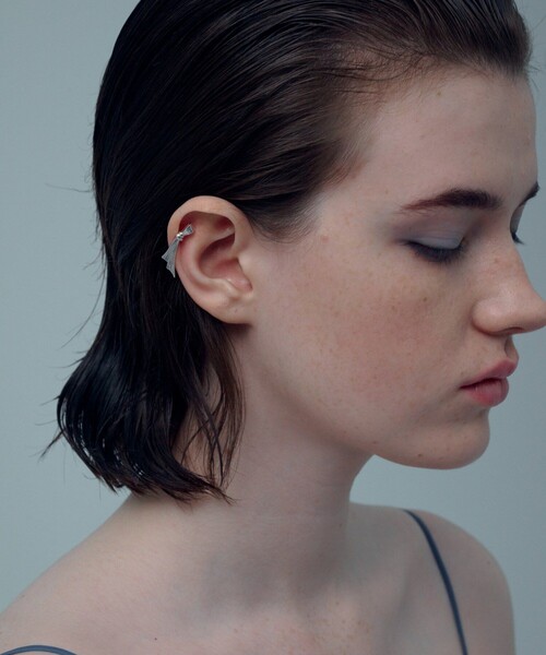 and cloud(アンドクラウド)の「Flutter Bow Ear Clip M(イヤーカフ・レディース・シルバー・FREE)」の6枚目の写真