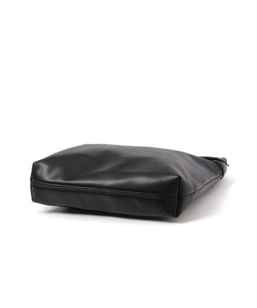 LAKOLE（ラコレ）の「ベルトデザインワンハンドルトートバッグ / 499915（ショルダーバッグ・レディース・ブラウン/オフホワイト/ブラック・FREE）」の18枚目の写真