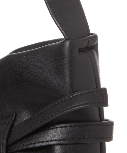 LAKOLE（ラコレ）の「ベルトデザインワンハンドルトートバッグ / 499915（ショルダーバッグ・レディース・ブラウン/オフホワイト/ブラック・FREE）」の19枚目の写真