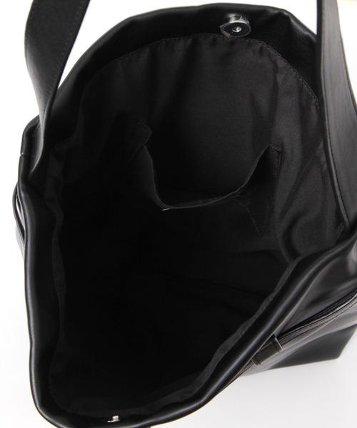 LAKOLE（ラコレ）の「ベルトデザインワンハンドルトートバッグ / 499915（ショルダーバッグ・レディース・ブラウン/オフホワイト/ブラック・FREE）」の14枚目の写真