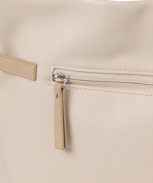 LAKOLE（ラコレ）の「ベルトデザインワンハンドルトートバッグ / 499915（ショルダーバッグ・レディース・ブラウン/オフホワイト/ブラック・FREE）」の5枚目の写真