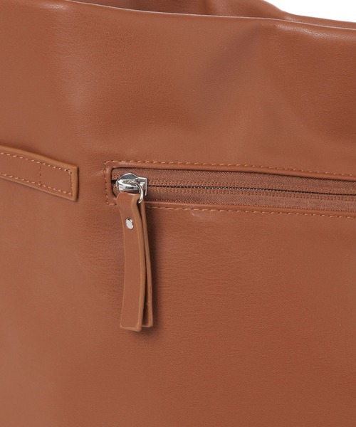 LAKOLE（ラコレ）の「ベルトデザインワンハンドルトートバッグ / 499915（ショルダーバッグ・レディース・ブラウン/オフホワイト/ブラック・FREE）」の8枚目の写真