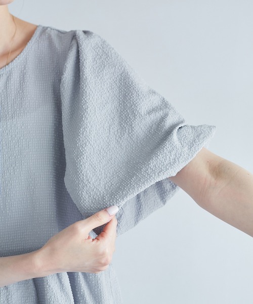 ROPE' PICNIC(ロペピクニック)の「バルーンペプラムブラウス(シャツ/ブラウス・レディース・ブラック/ダークブラウン/サックスブルー/キナリ・38/40)」の13枚目の写真