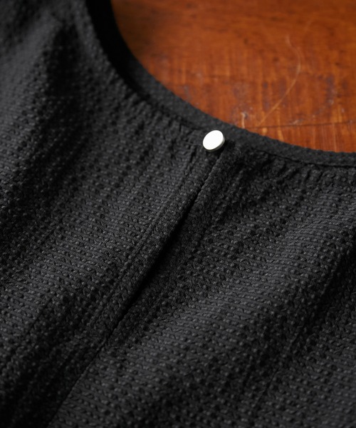 ROPE' PICNIC(ロペピクニック)の「バルーンペプラムブラウス(シャツ/ブラウス・レディース・ブラック/ダークブラウン/サックスブルー/キナリ・38/40)」の16枚目の写真