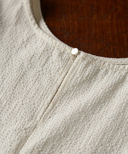 ROPE' PICNIC(ロペピクニック)の「バルーンペプラムブラウス(シャツ/ブラウス・レディース・ブラック/ダークブラウン/サックスブルー/キナリ・38/40)」の17枚目の写真