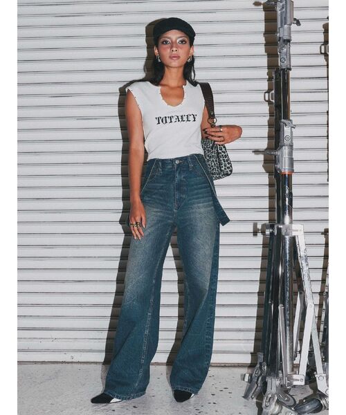 EVRIS（エヴリス）の「スウェードポインテッドスニーカーヒール（パンプス・レディース・ブラック/その他1/レッド・SMALL/MEDIUM/LARGE）」の14枚目の写真