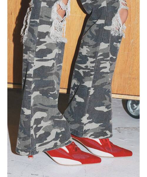 EVRIS（エヴリス）の「スウェードポインテッドスニーカーヒール（パンプス・レディース・ブラック/その他1/レッド・SMALL/MEDIUM/LARGE）」の16枚目の写真