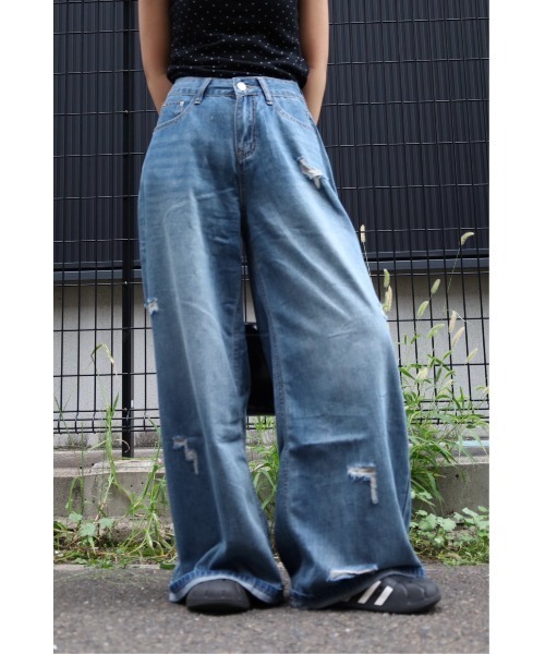 Vini(ヴィニ)の「【Vini】ダメージワイドデニム(デニムパンツ・レディース・ブルー・SMALL/MEDIUM)」の1枚目の写真