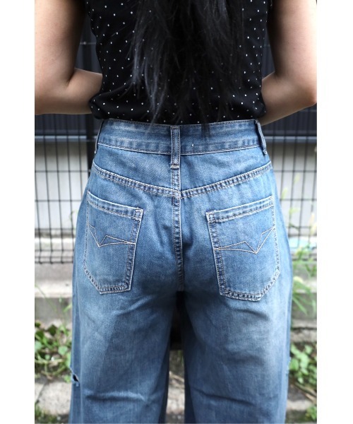 Vini(ヴィニ)の「【Vini】ダメージワイドデニム(デニムパンツ・レディース・ブルー・SMALL/MEDIUM)」の5枚目の写真