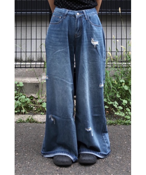 Vini(ヴィニ)の「【Vini】ダメージワイドデニム(デニムパンツ・レディース・ブルー・SMALL/MEDIUM)」の4枚目の写真