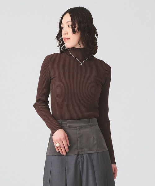 Ray BEAMS（レイビームス）の「14ゲージ リブ タートル ネック ニット [手洗い可]（ニット/セーター・レディース・レッド/ダークブラウン/ブルー/イエロー/ブラック/オフホワイト・ONE SIZE）」の4枚目の写真