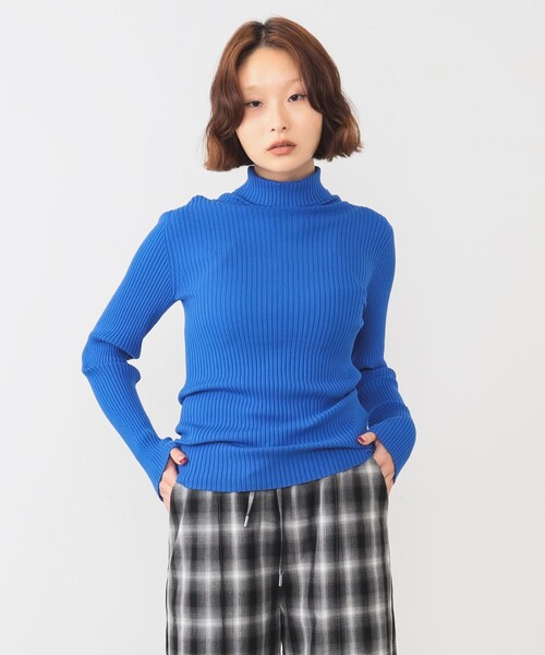 Ray BEAMS（レイビームス）の「14ゲージ リブ タートル ネック ニット [手洗い可]（ニット/セーター・レディース・レッド/ダークブラウン/ブルー/イエロー/ブラック/オフホワイト・ONE SIZE）」の5枚目の写真
