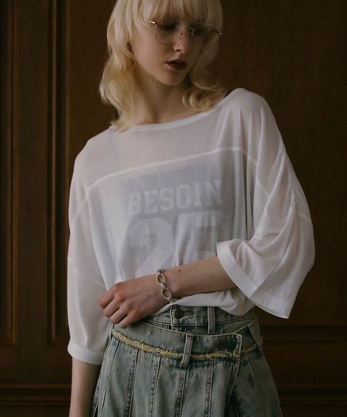 BAYFLOW(ベイフロー)の「【EF(エフ)】グラフィックプリントシアービッグT(WOMEN)(Tシャツ/カットソー・レディース・チャコール/オフホワイト・FREE)」の2枚目の写真