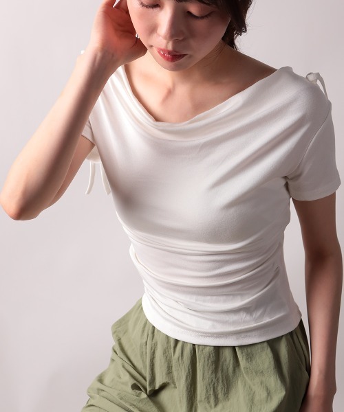NANAHACHI(ナナハチ)の「肩リボンドレープ半袖Tシャツ(Tシャツ/カットソー・レディース・ブラック/ホワイト・MEDIUM/SMALL)」の16枚目の写真