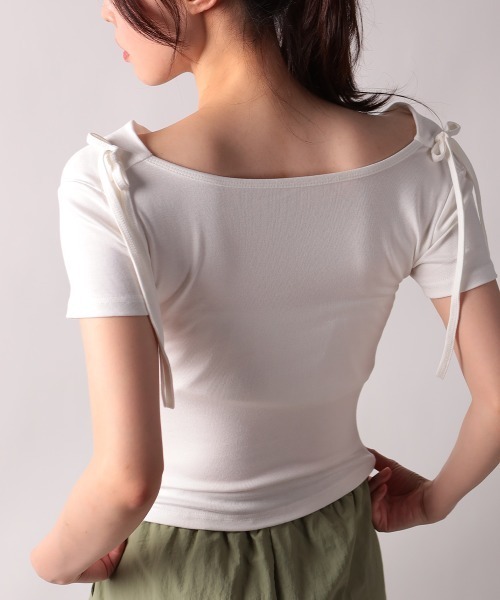 NANAHACHI(ナナハチ)の「肩リボンドレープ半袖Tシャツ(Tシャツ/カットソー・レディース・ブラック/ホワイト・MEDIUM/SMALL)」の21枚目の写真